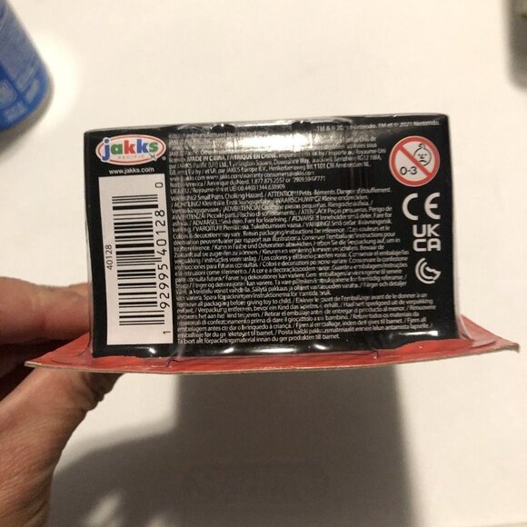 Super Mario World of Nintendo 2.5 Inch Figure | Open Arms Mario Figurine - Picture 5 of 7